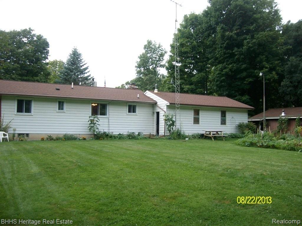 10890 Stelzer Road Howell, MI 48855 - Photo 2 of 13 stelzer back.jpg