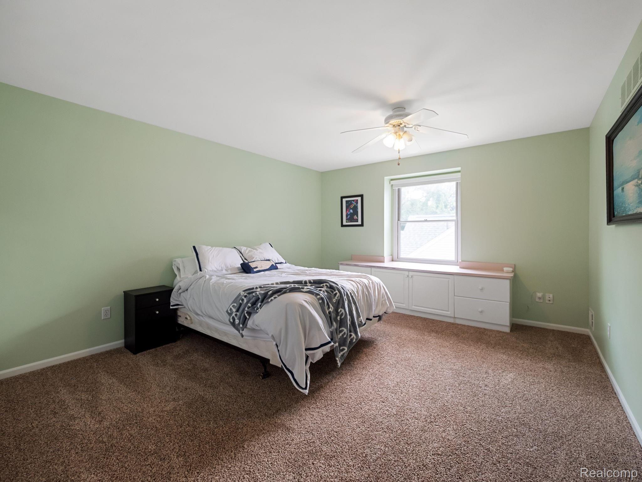 2675 Wakefield Road Berkley, MI 48072 - Photo 22 of 34 36-web-or-mls-P5299951.jpg