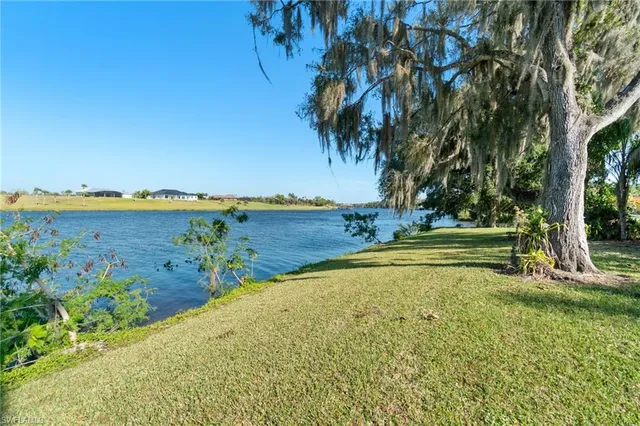 $1,195,000 | 639 Rope Bend Terrace Drive, LaBelle, FL 33935