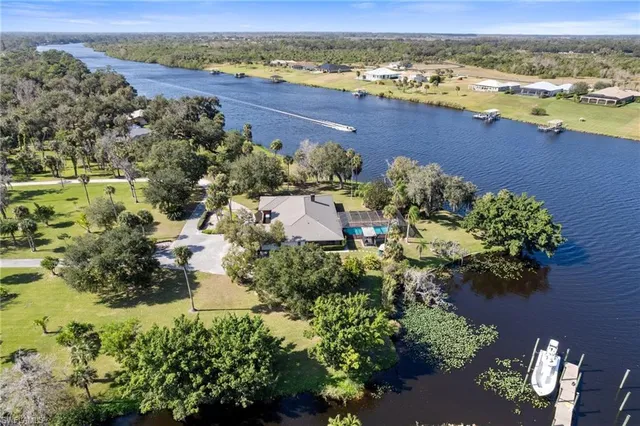$1,195,000 | 639 Rope Bend Terrace Drive, LaBelle, FL 33935