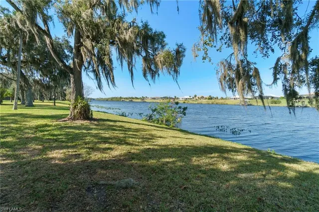 $1,195,000 | 639 Rope Bend Terrace Drive, LaBelle, FL 33935