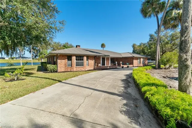 $1,195,000 | 639 Rope Bend Terrace Drive, LaBelle, FL 33935