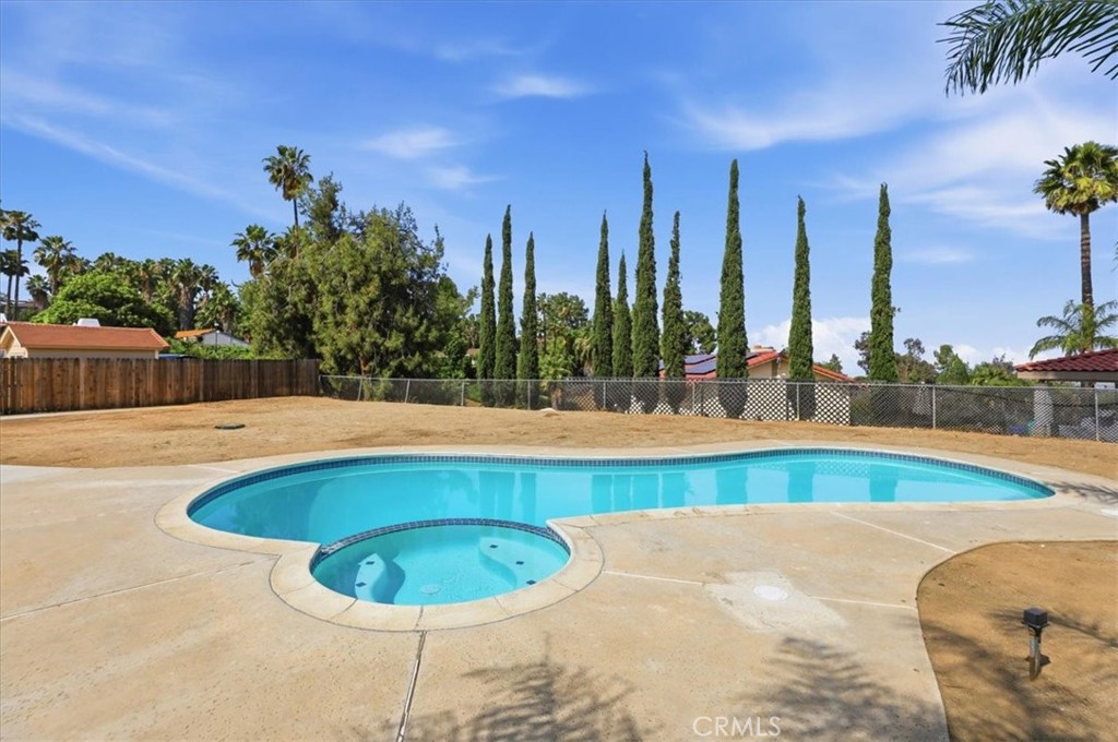 15745 Saddleback Road Riverside, CA 92506 - Photo 36 of 42 Pool and Spa