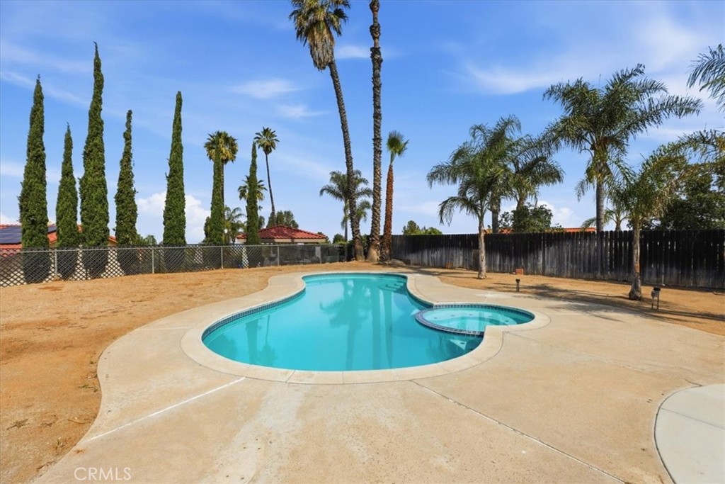 15745 Saddleback Road Riverside, CA 92506 - Photo 37 of 42 Pool and Spa