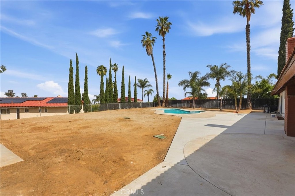 15745 Saddleback Road Riverside, CA 92506 - Photo 39 of 42 Backyard