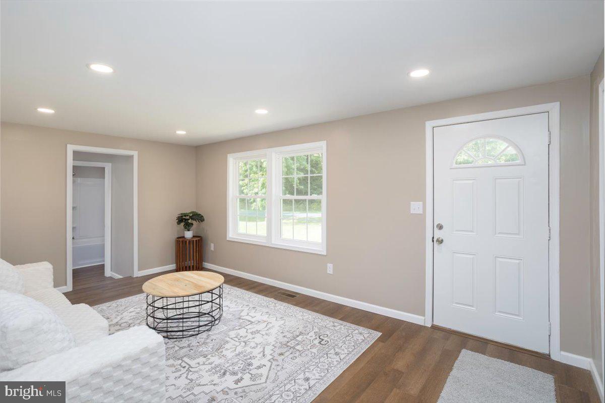 9901 Councell Road Cordova, MD 21625 - Photo 5 of 19 LIVING ROOM