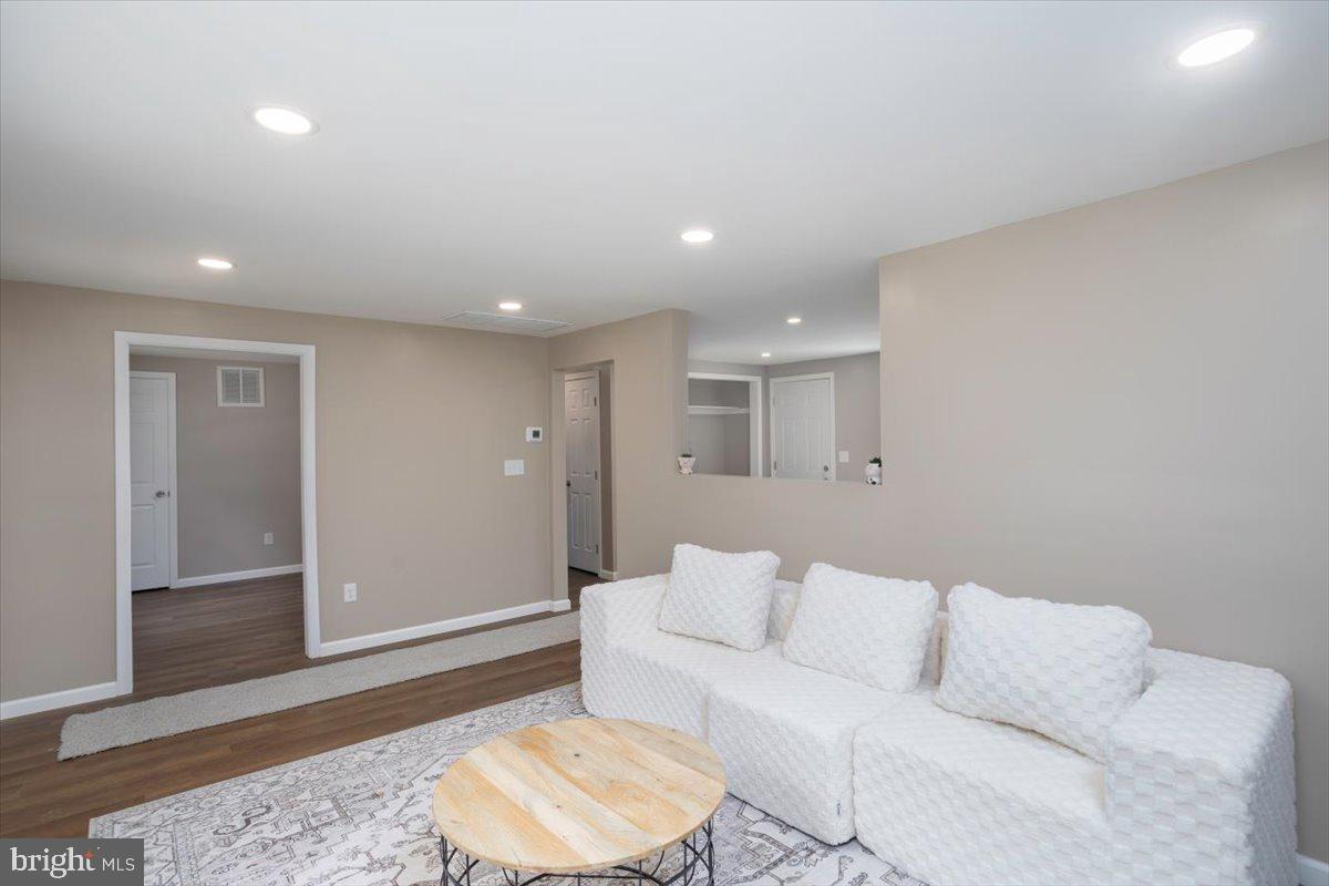 9901 Councell Road Cordova, MD 21625 - Photo 6 of 19 LIVING ROOM
