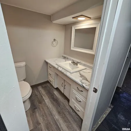 $749 | 909 St Julian Street, Unit 2, Pekin, IL 61554