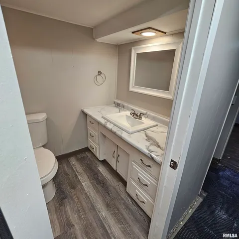 $749 | 909 St Julian Street, Unit 2, Pekin, IL 61554