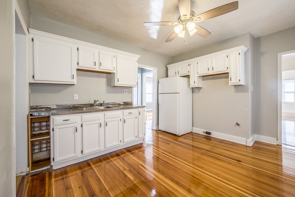 61-63 Eloise Street Springfield, MA 01118 - Photo 22 of 39