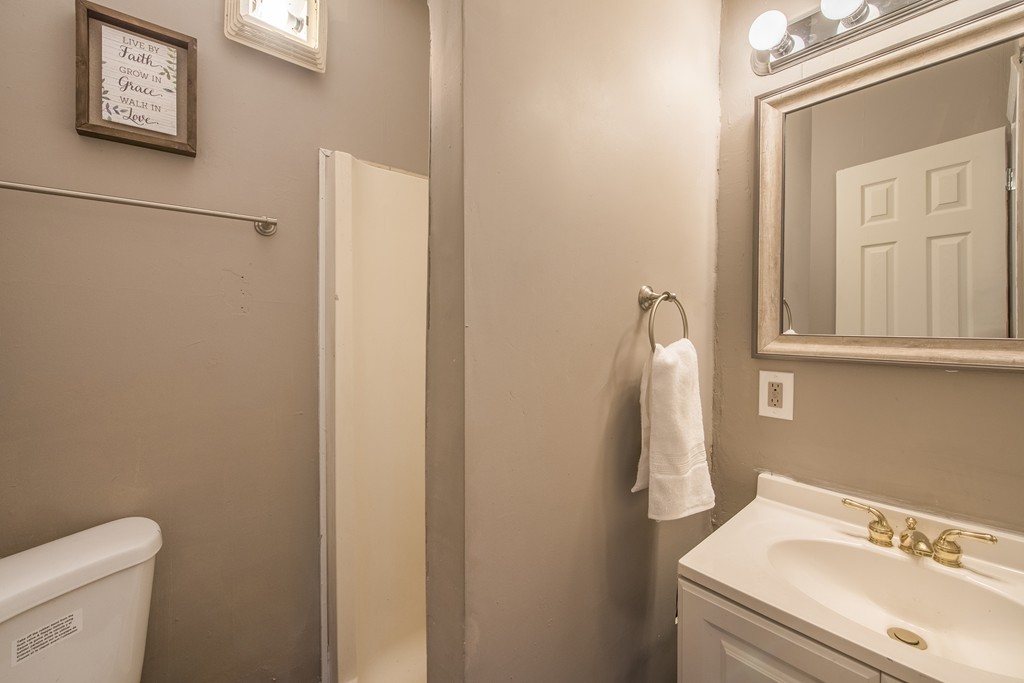 61-63 Eloise Street Springfield, MA 01118 - Photo 27 of 39