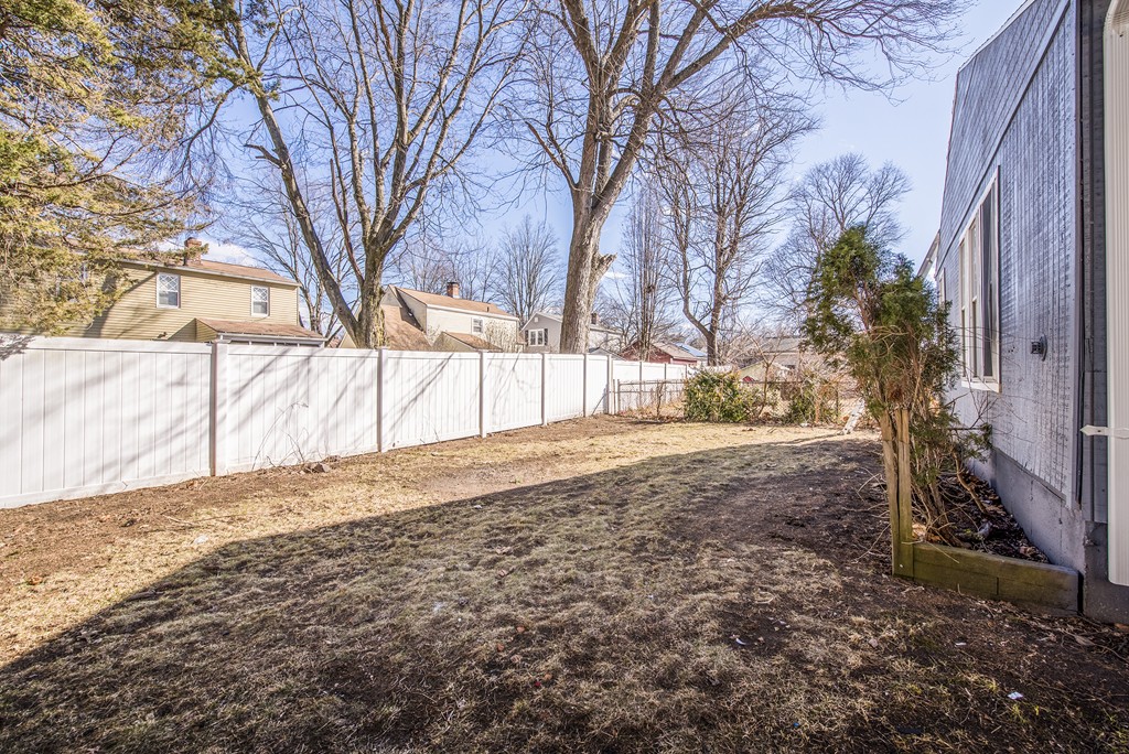 61-63 Eloise Street Springfield, MA 01118 - Photo 38 of 39