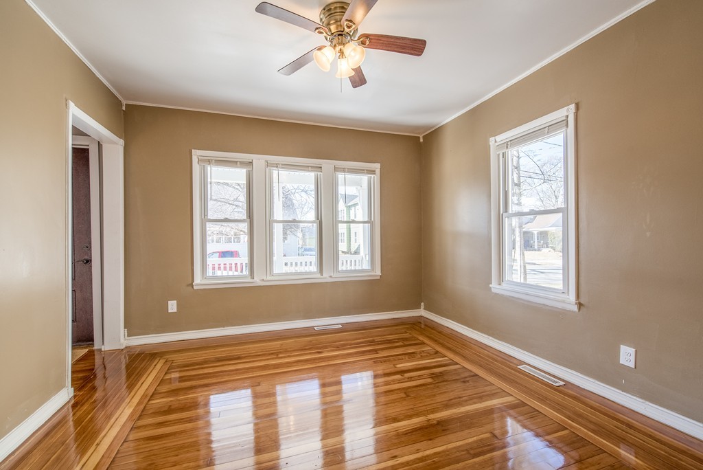 61-63 Eloise Street Springfield, MA 01118 - Photo 7 of 39