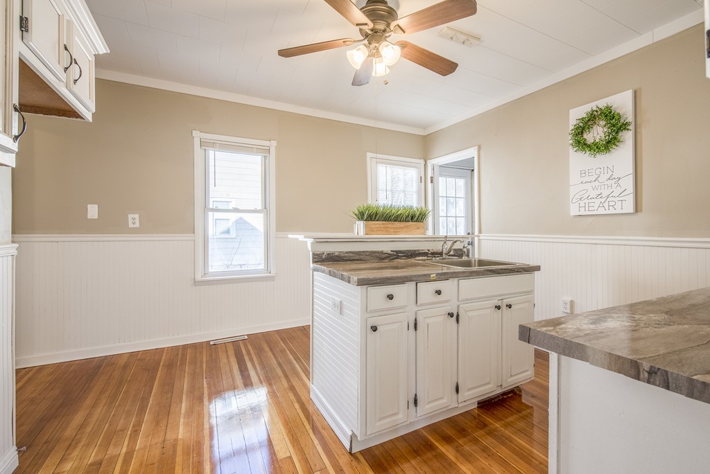 61-63 Eloise Street Springfield, MA 01118 - Photo 10 of 39