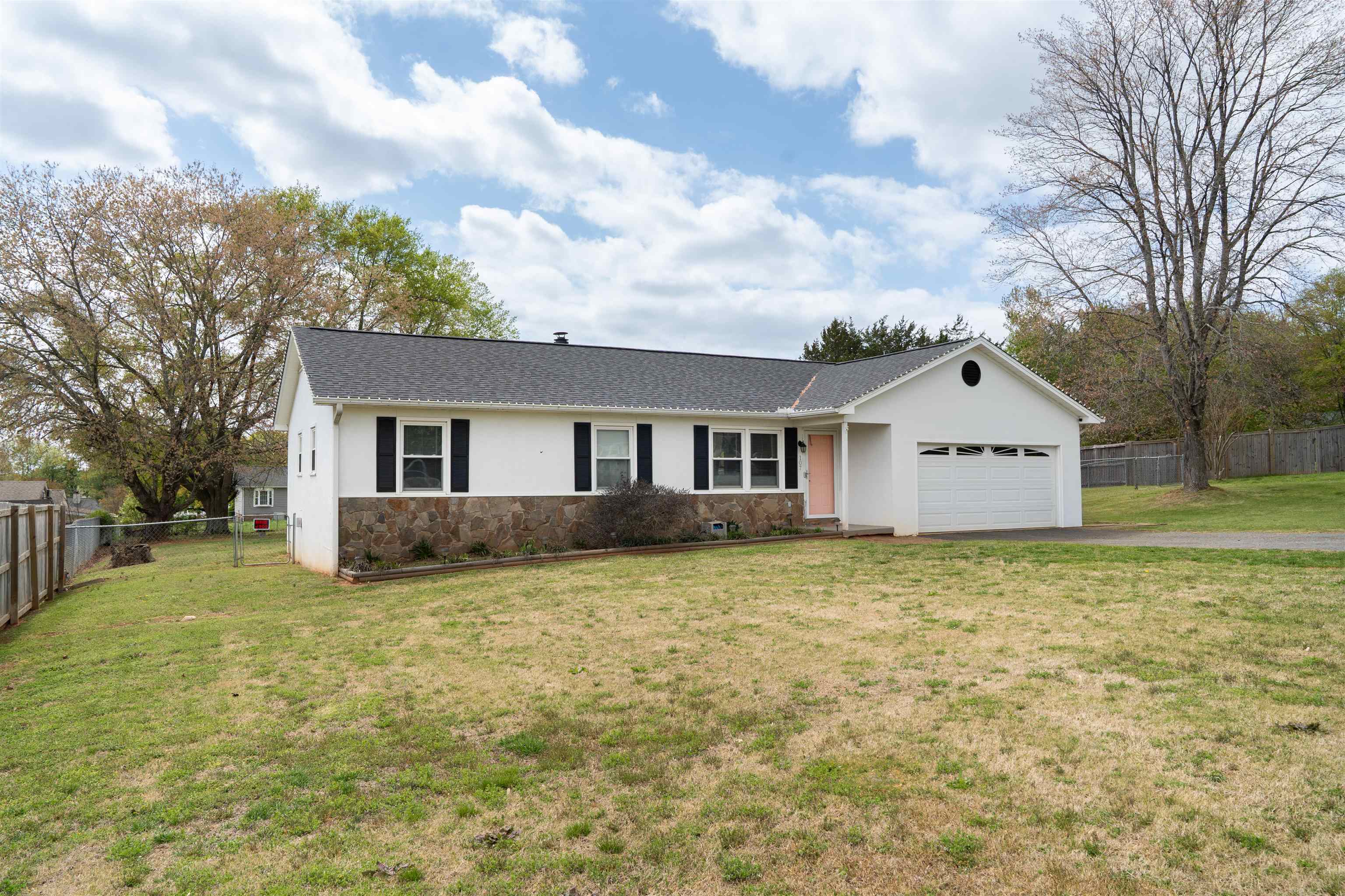 107 Cauthen Court Moore, SC 29369 - Photo 2 of 33