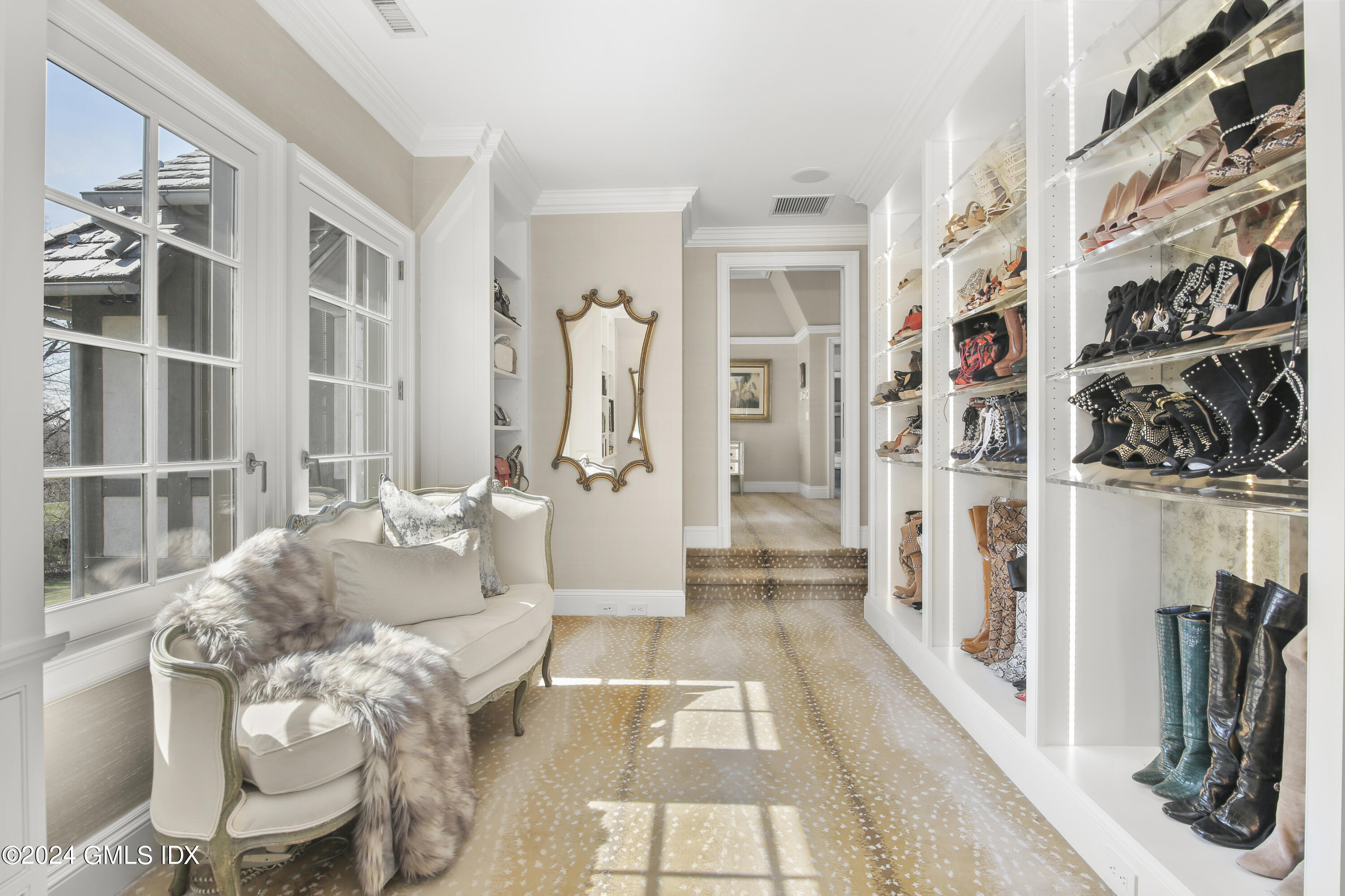 88 Cedar Cliff Road Riverside, CT 06878 - Photo 14 of 36 Primary Closet