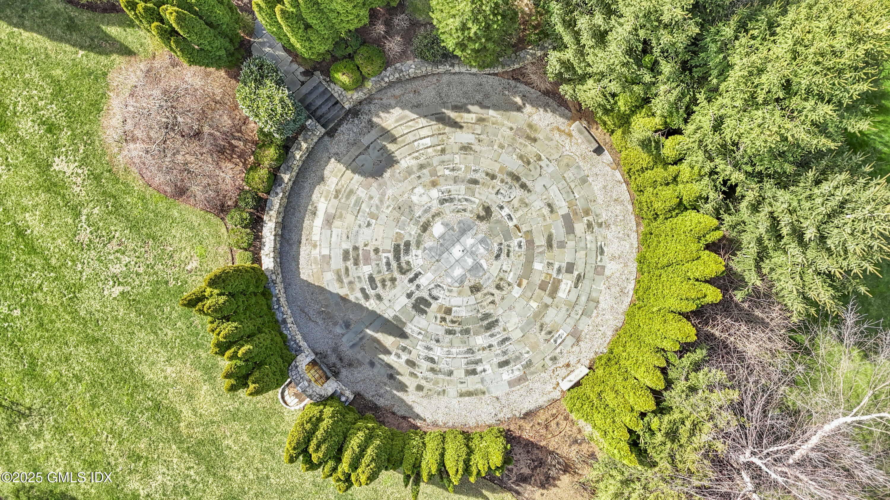 88 Cedar Cliff Road Riverside, CT 06878 - Photo 27 of 36 Labrynth - Aerial View