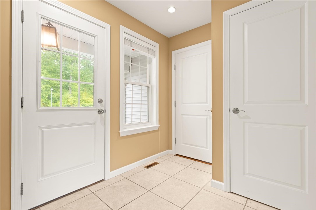 457 Cottrell Road Tiverton, RI 02878 - Photo 17 of 34 Gallery Image 17