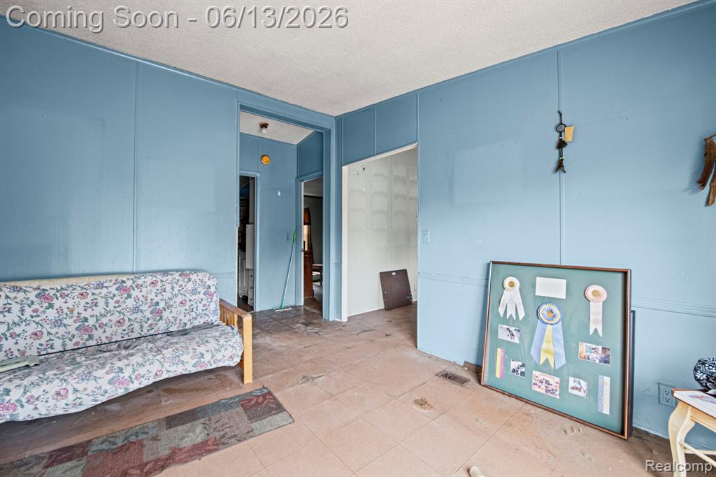 51105 Arkona Road Belleville, MI 48111 - Photo 11 of 32