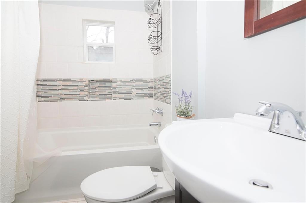531 Allendale Drive Decatur, GA 30032 - Photo 18 of 19 a bathroom with a sink a toilet and bathtub