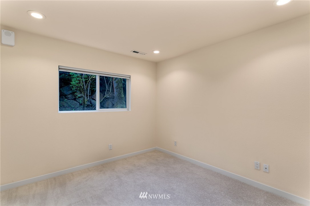7461 Old Redmond Road, Unit 306 Redmond, WA 98052 - Photo 14 of 25