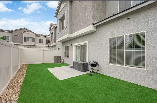 $2,400 | 2205 Ozzy Avenue, Unit 112, Henderson, NV 89012