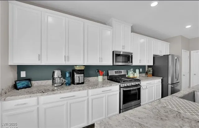 $2,400 | 2205 Ozzy Avenue, Unit 112, Henderson, NV 89012