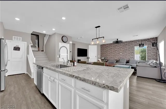 $2,400 | 2205 Ozzy Avenue, Unit 112, Henderson, NV 89012