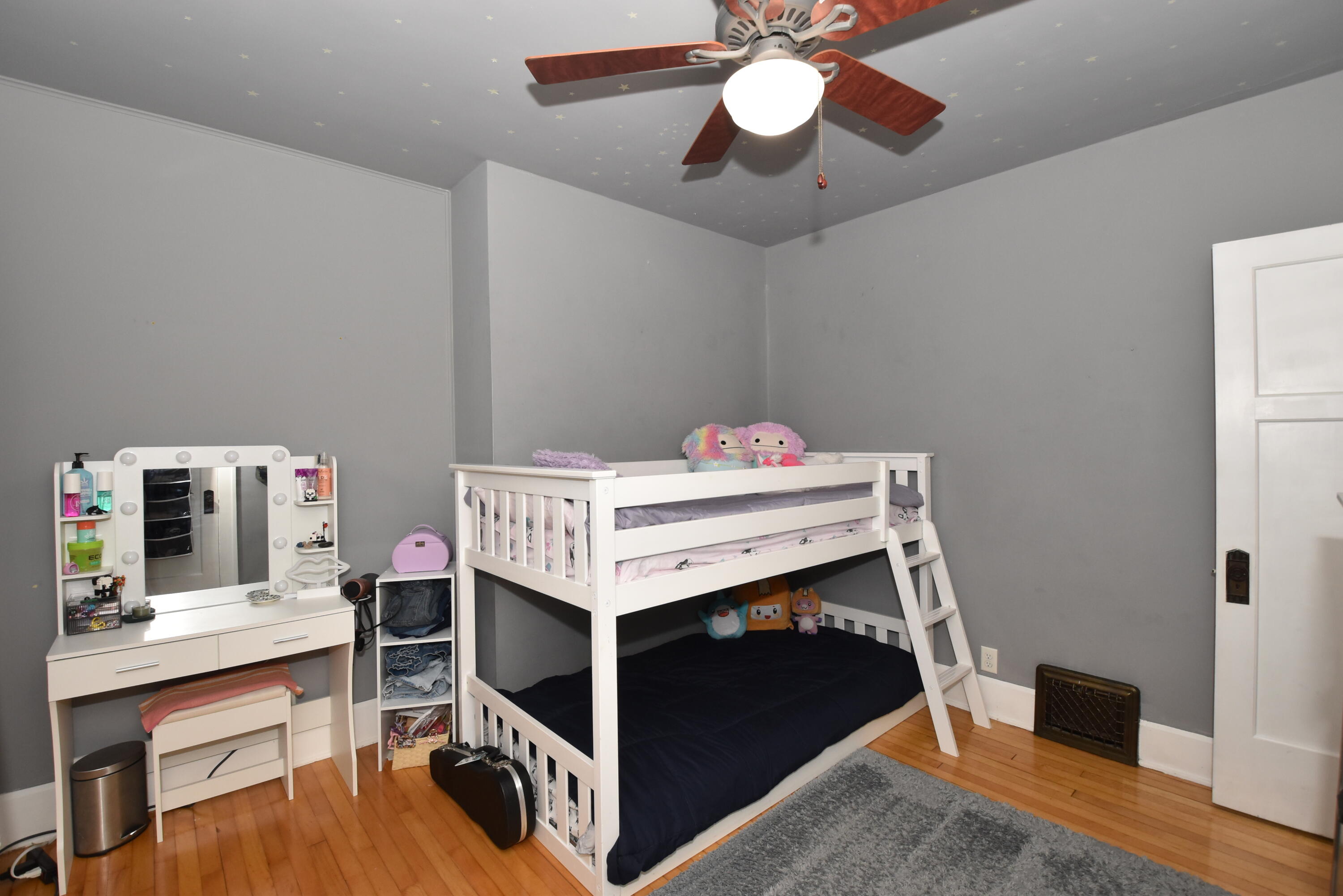 1224 West Lawn Avenue Racine, WI 53405 - Photo 27 of 46 Bedroom 2