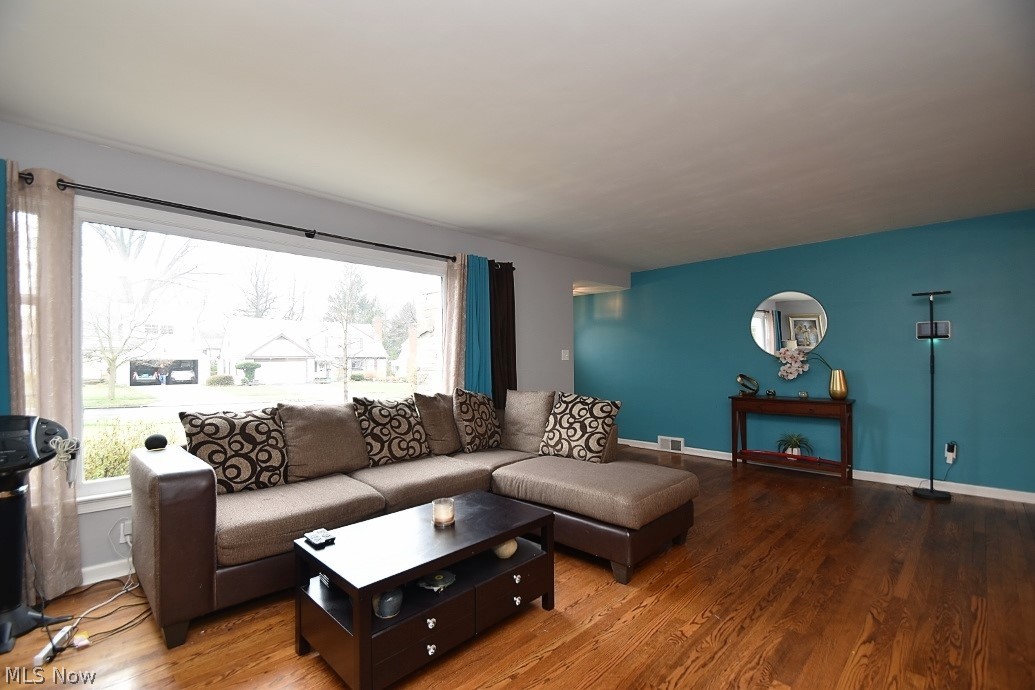 1423 Westover Road Cleveland, OH 44118 - Photo 7 of 32