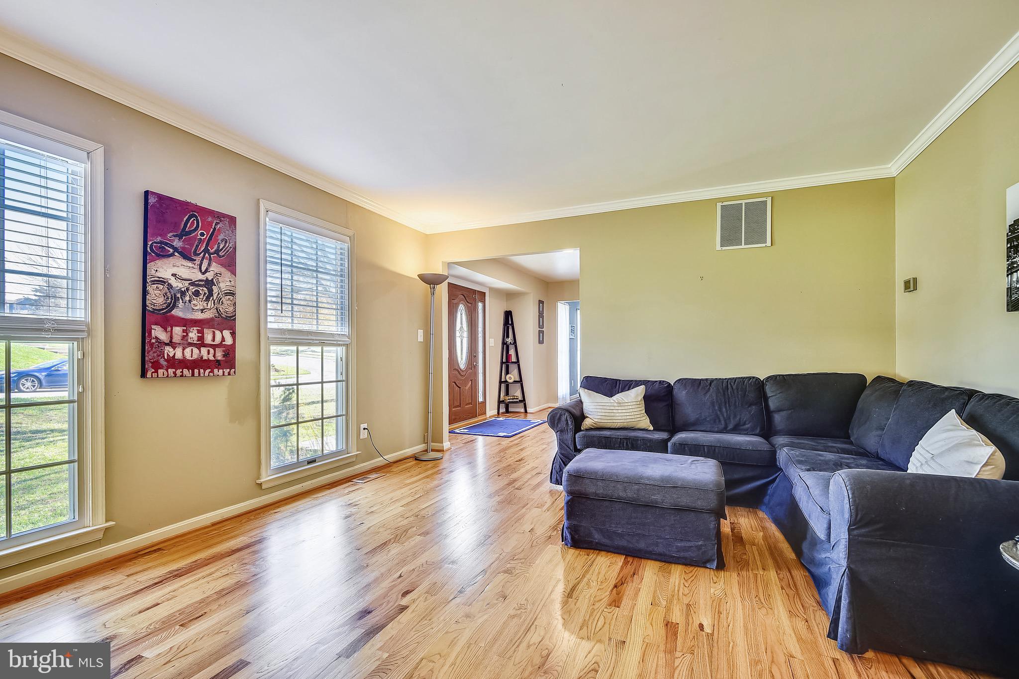 724 Friendship Road Westminster, MD 21157 - Photo 13 of 38 Living room