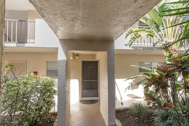 $1,725 | 100 East Kentucky Avenue, Unit H6, DeLand, FL 32724