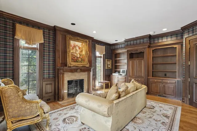 a view of entryway and hall