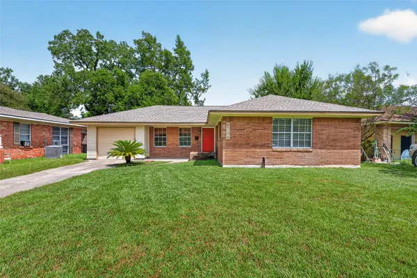 $1,700 | 6734 Sharpcrest Street, Houston, TX 77074