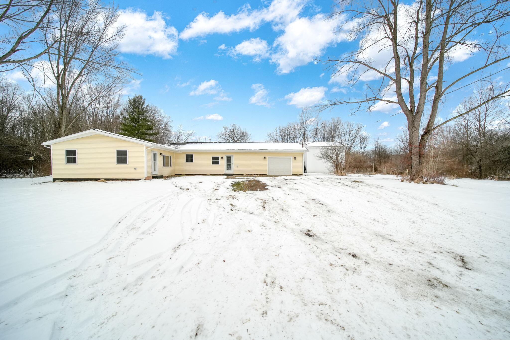 5884 Horace Road Jackson, MI 49201 - Photo 3 of 35 3-web-or-mls-DSC04565_HDR