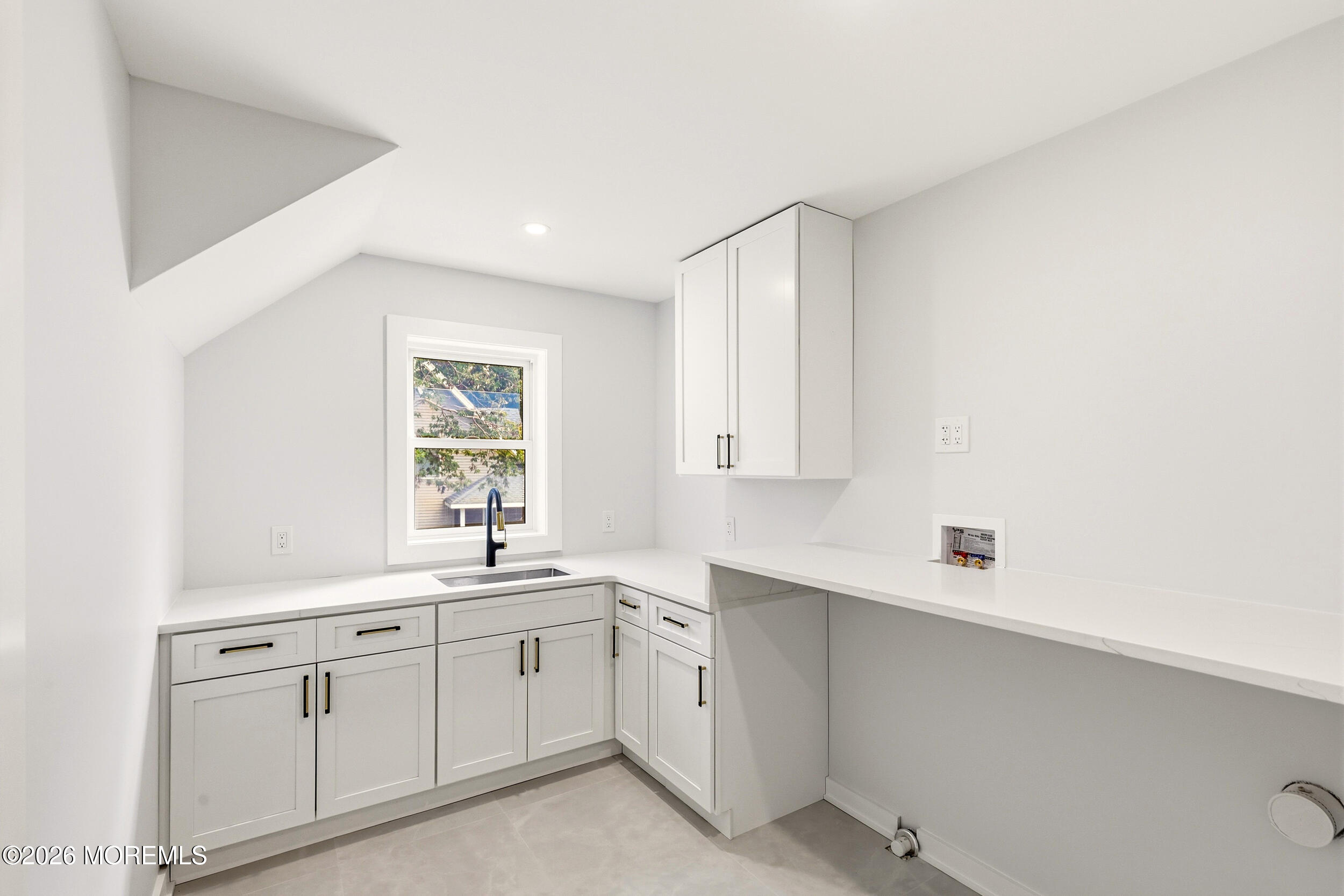 482 Freehold Road Jackson, NJ 08527 - Photo 22 of 29 Laundry room