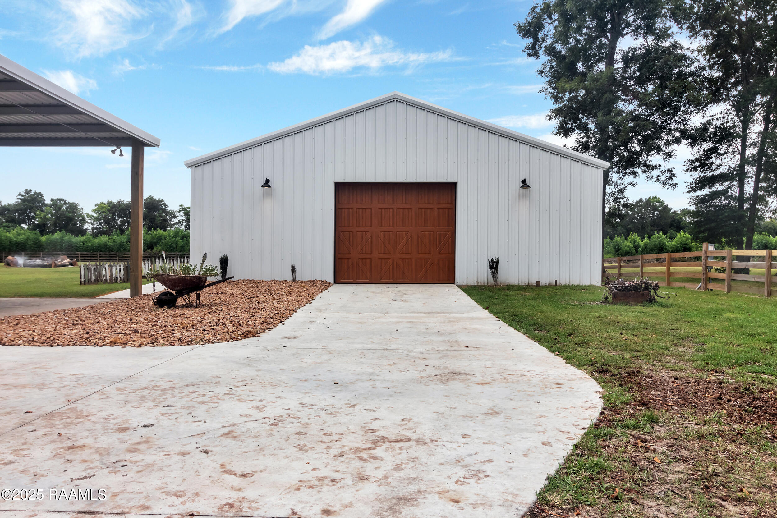 1098 Charles Marks Road Arnaudville, LA 70512 - Photo 30 of 35 31_img_3316