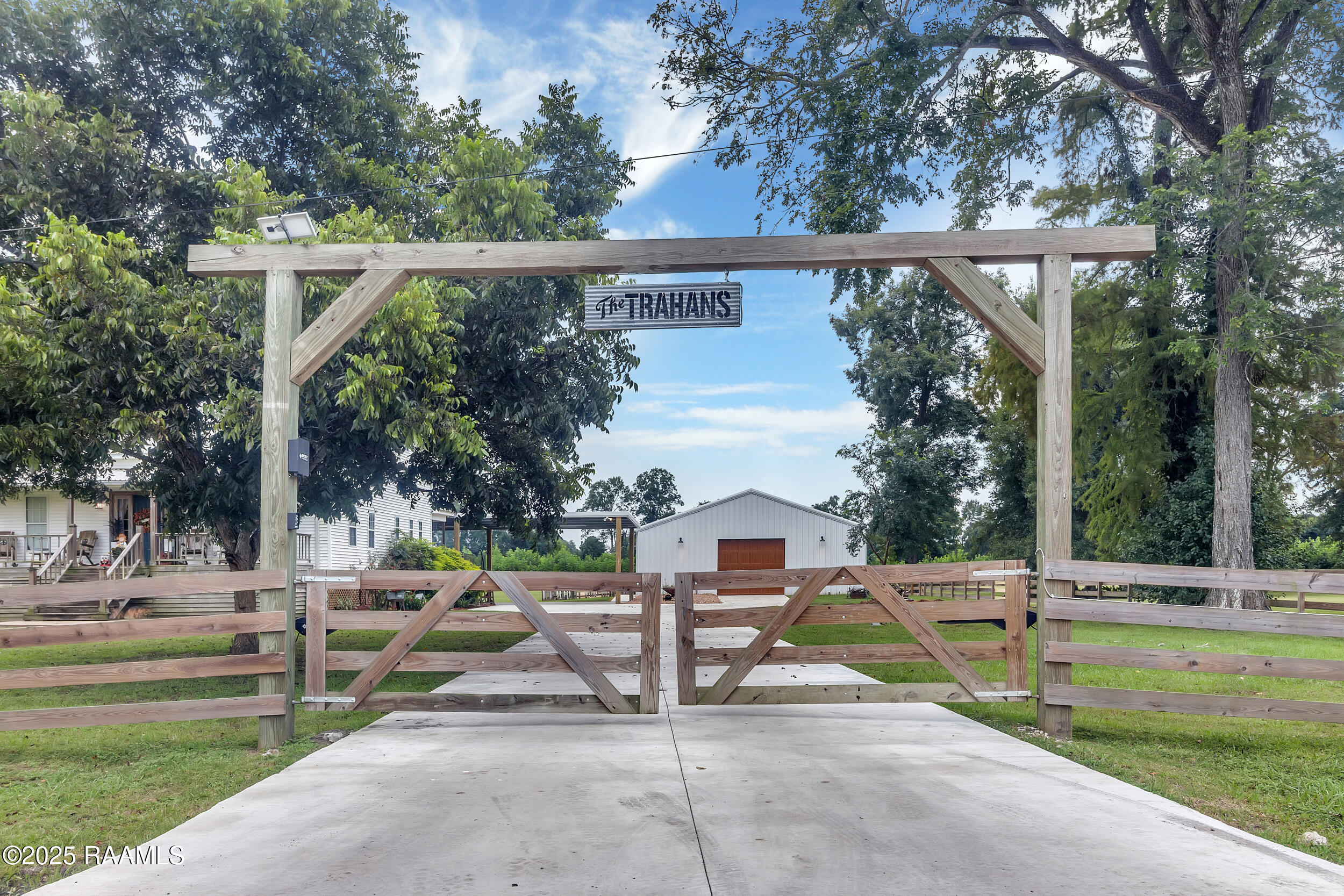 1098 Charles Marks Road Arnaudville, LA 70512 - Photo 5 of 35 1_img_3288