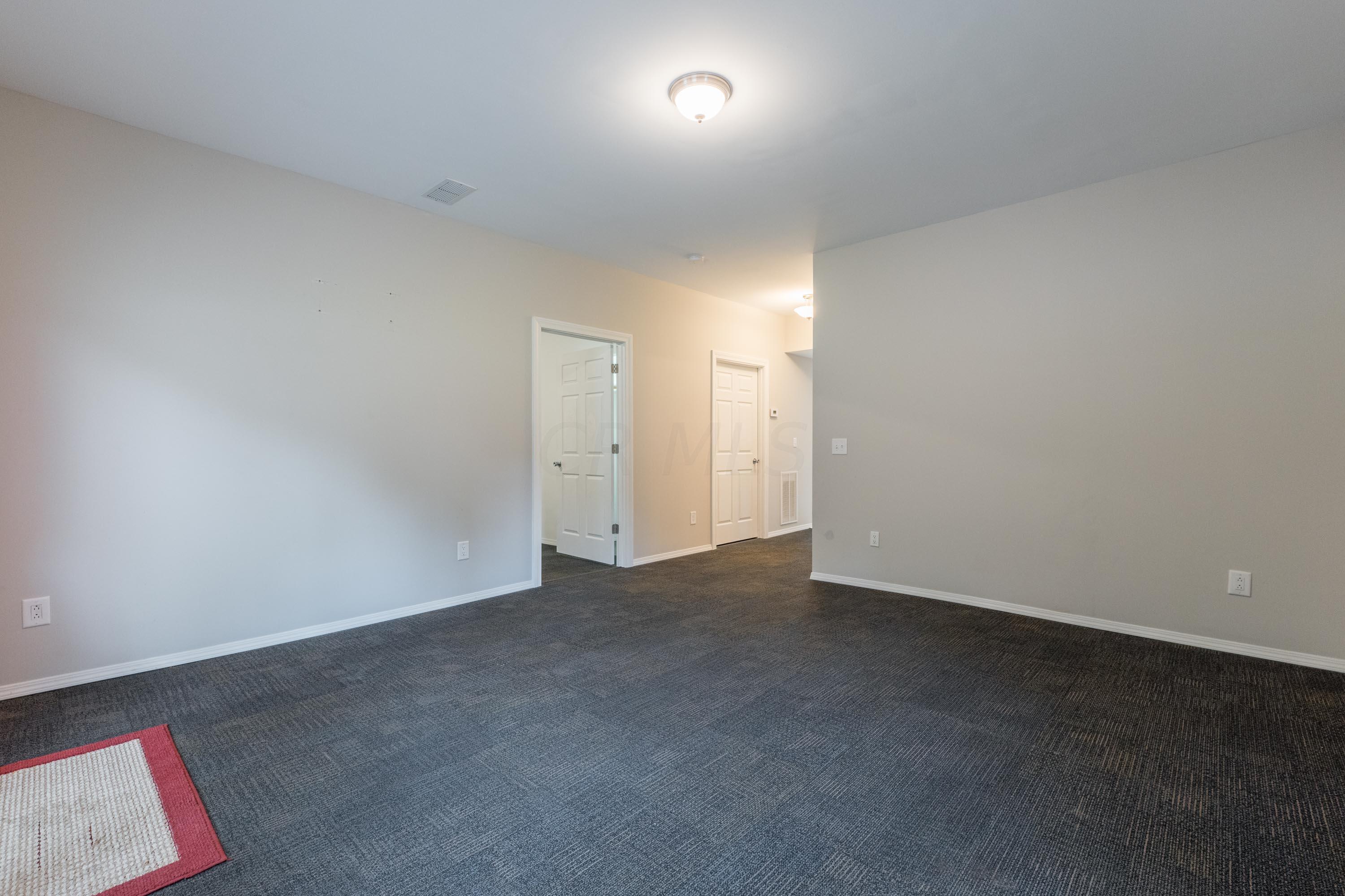 354 Boving Road Lancaster, OH 43130 - Photo 6 of 40
