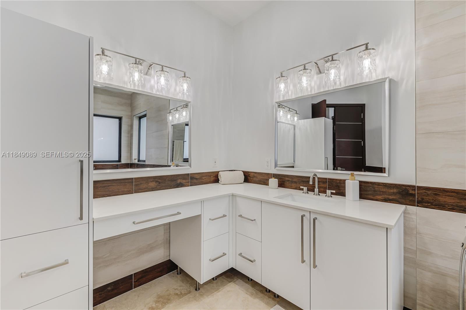 601 Ranch Road Weston, FL 33326 - Photo 35 of 75 Master Bathroom Hers