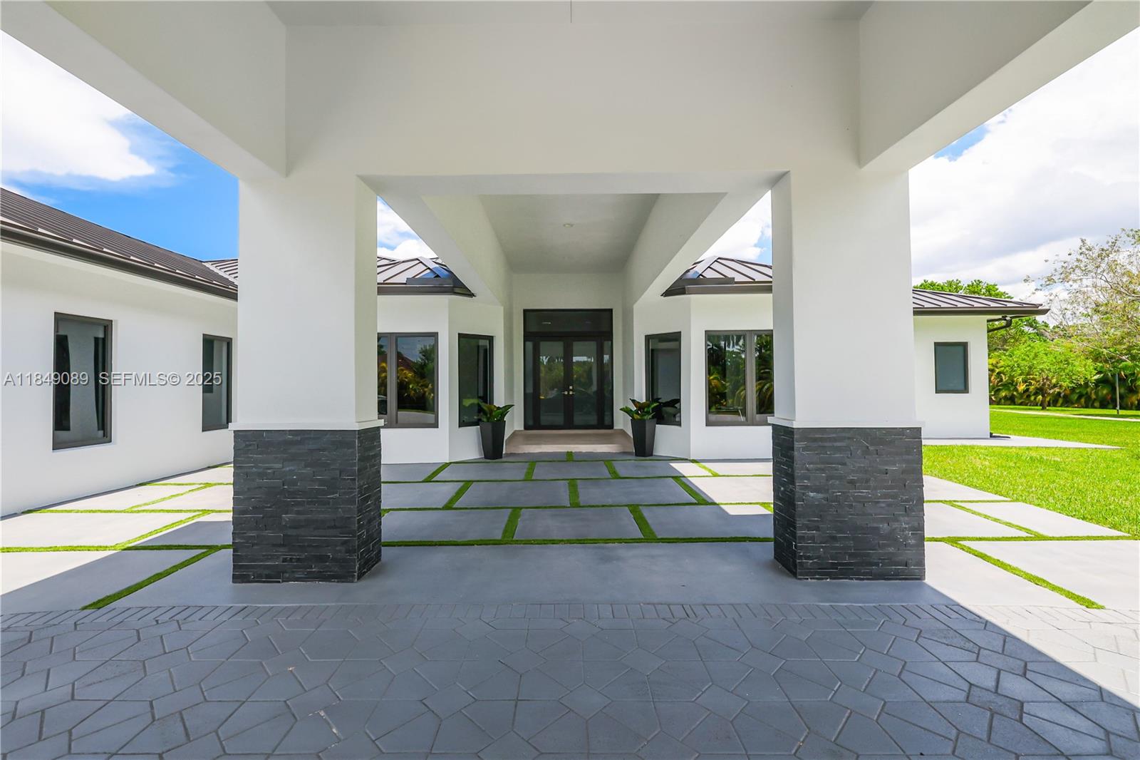 601 Ranch Road Weston, FL 33326 - Photo 5 of 75