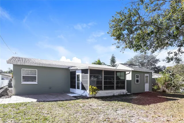 $2,095 | 6935 301st Avenue North, Clearwater, FL 33761