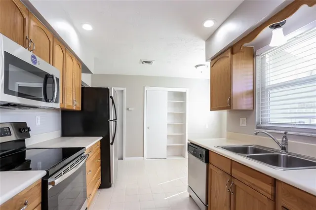 $2,095 | 6935 301st Avenue North, Clearwater, FL 33761