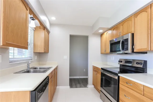 $2,095 | 6935 301st Avenue North, Clearwater, FL 33761