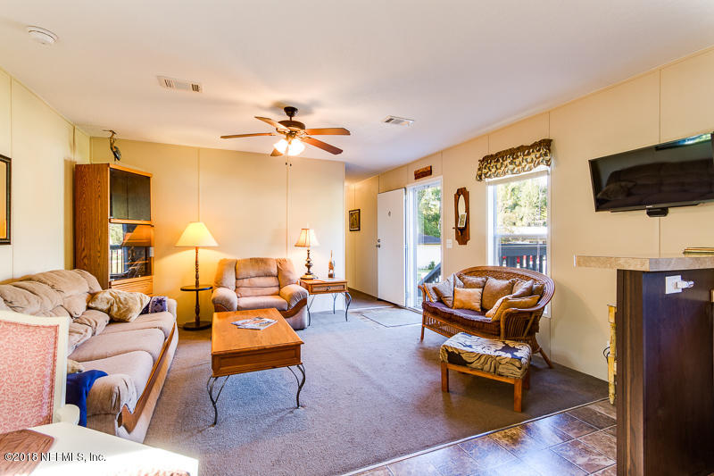 108 Ross Road Satsuma, FL 32189 - Photo 13 of 56 Family Room