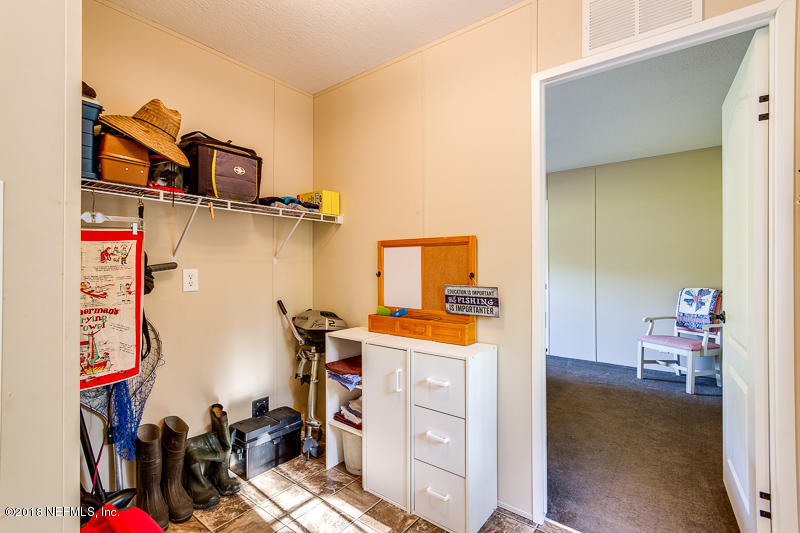 108 Ross Road Satsuma, FL 32189 - Photo 18 of 56 Closet