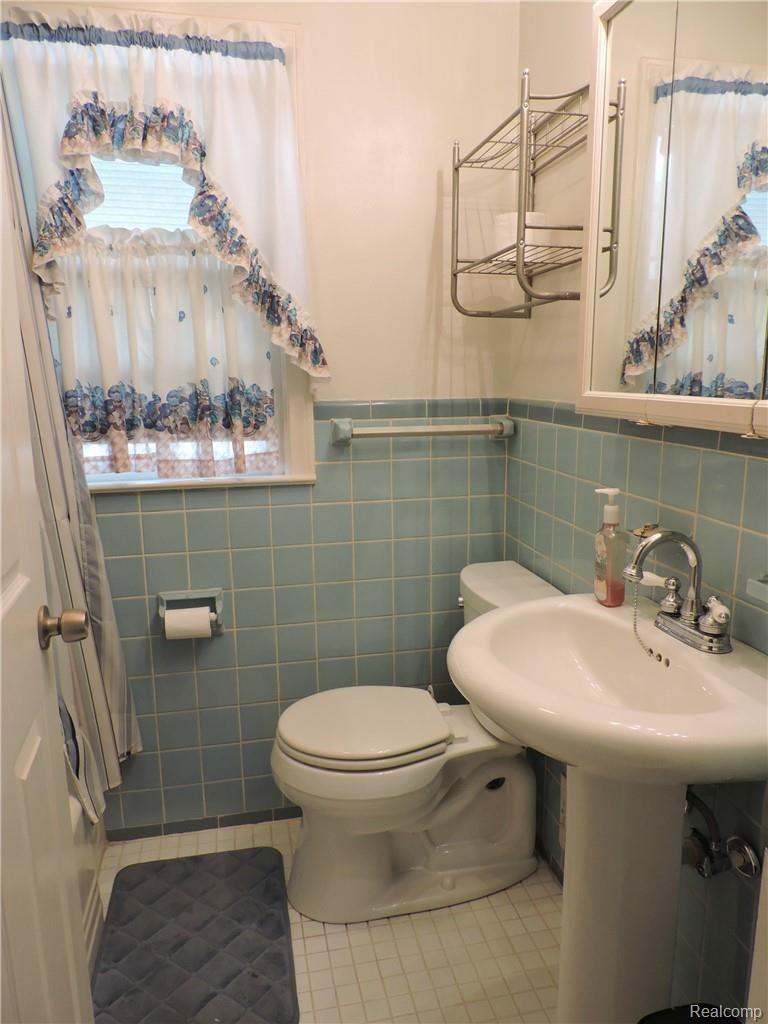 2173 Covert Road Burton, MI 48509 - Photo 27 of 35 27.JPG