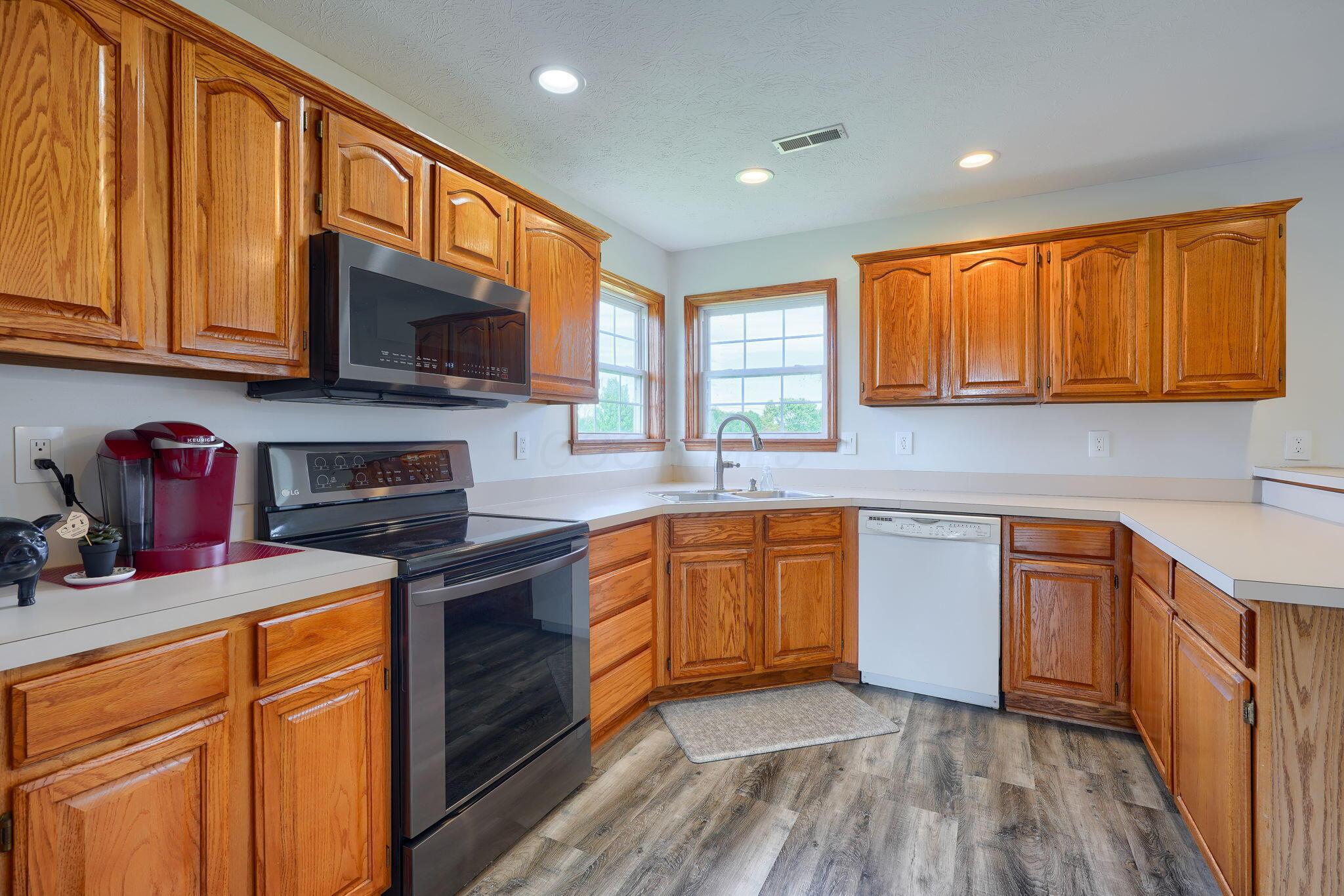 1502 Leonard Road Northwest Baltimore, OH 43105 - Photo 28 of 67 1502 Leonard Rd NW (34)