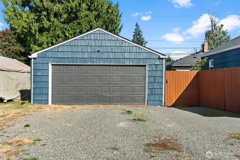 $400,000 | 2719 South 70th Street, Tacoma, WA 98409