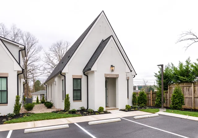 $2,400 | 1708 Double Oak Trail, Chattanooga, TN 37421